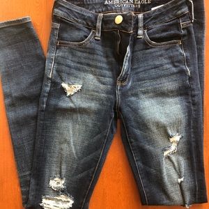 American Eagle Jeans - high waisted/ripped